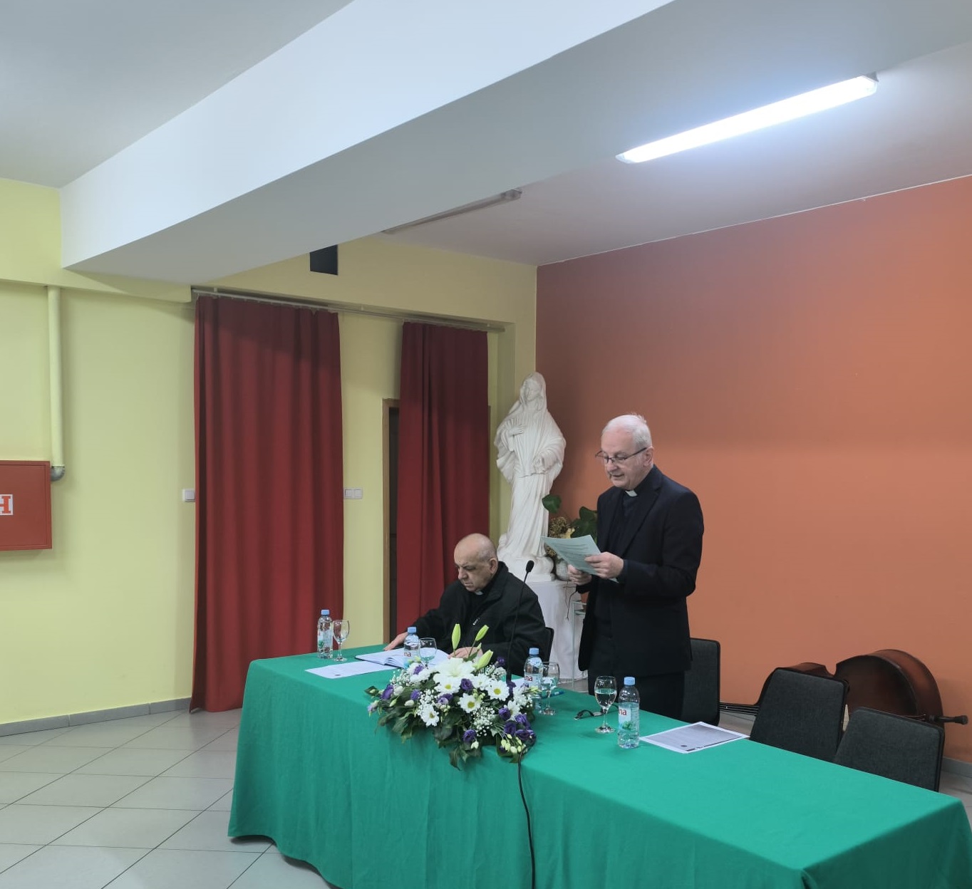 Pročelnik Baloban održao predavanje na susretu Caritasovih djelatnika i volontera Gospićko-senjske biskupije