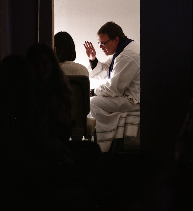 DRUŠTVENI GRIJESI. Devet tuđih grijeha za koje smo odgovorni – Vladimir Dugalić