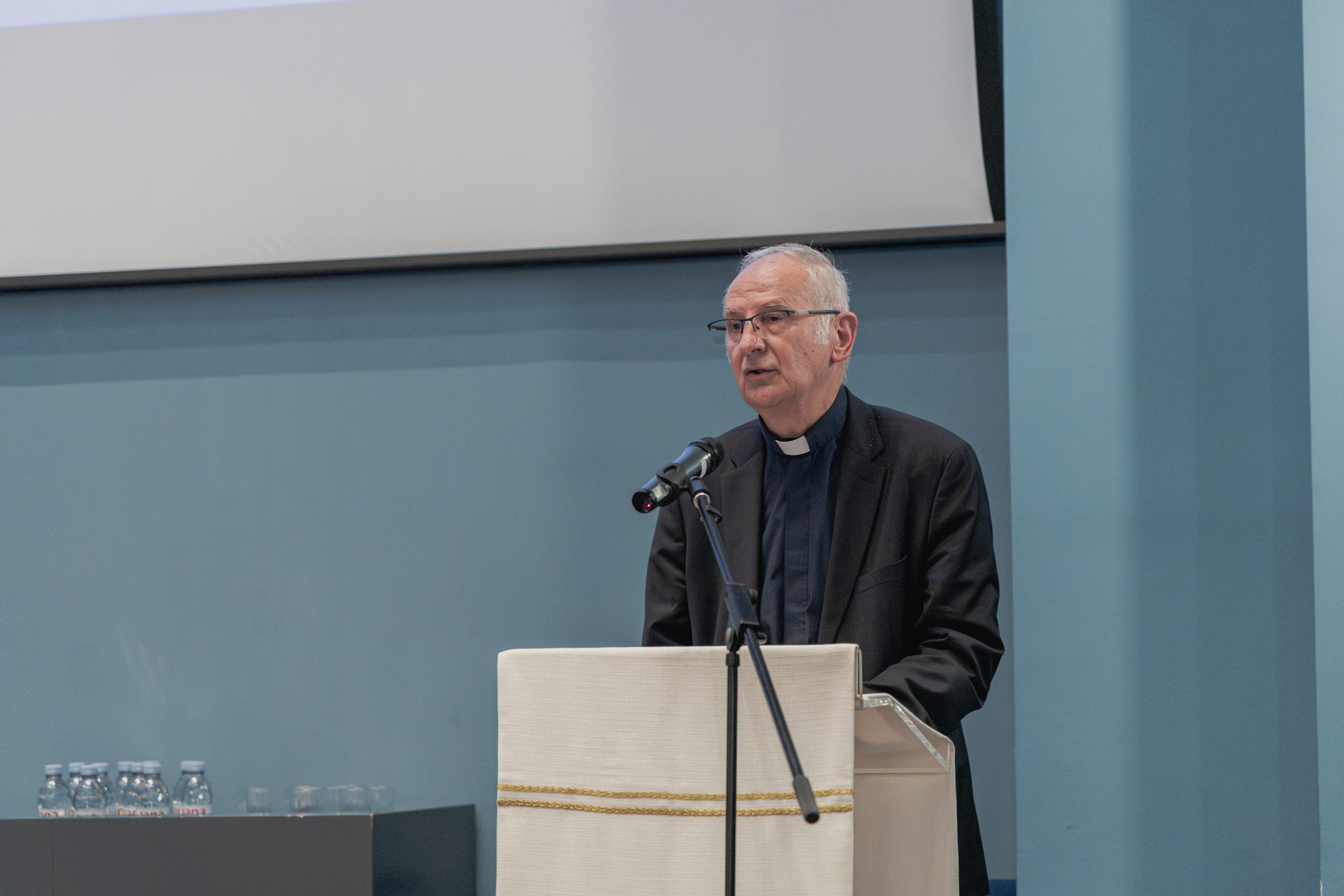 Zahvalni govor dr. Balobana na predstavljanju knjige i okruglom stolu „Socijalni nauk Crkve u demokratskoj Hrvatskoj“